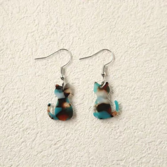 Jewelry - Retro Cat Design Acrylic Hook Earrings